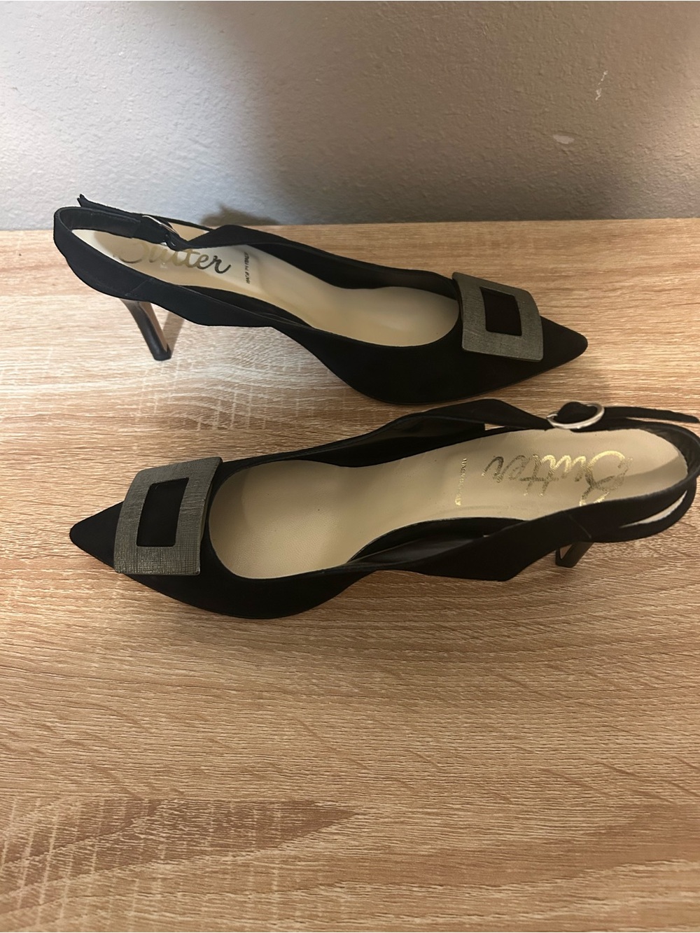 Butter Shoes Black Pointed Toe Slingback Heels Size 8 Italy Leather Y2K Buckle